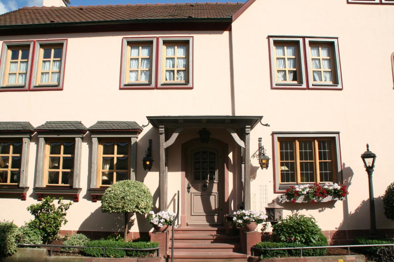 Hotel Gasthaus Zur Krone Großheubach Esterno foto